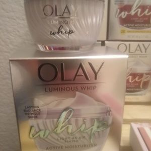 OLAY LUMINOUS WHIP MOISTURIZER